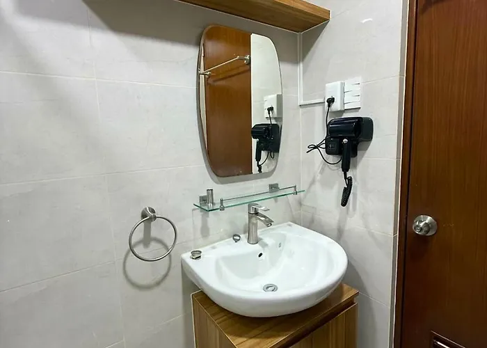 Fully Furnished Unit With Pool Near It Park