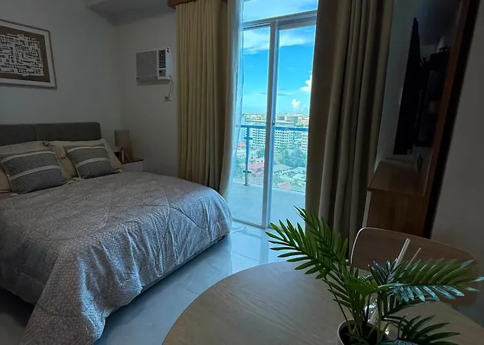 Fully Furnished Unit With Pool Near It Park