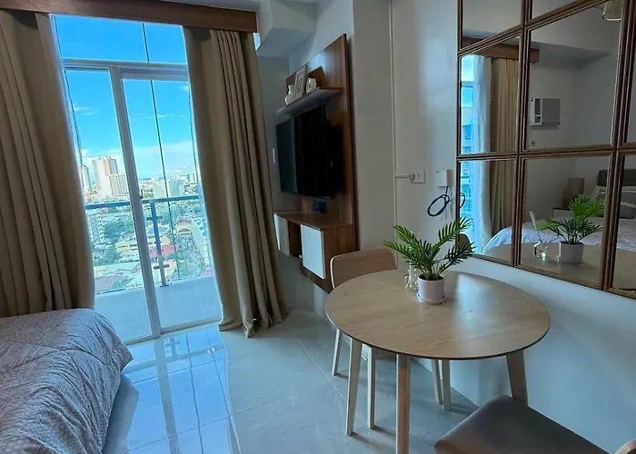 Fully Furnished Unit With Pool Near It Park *