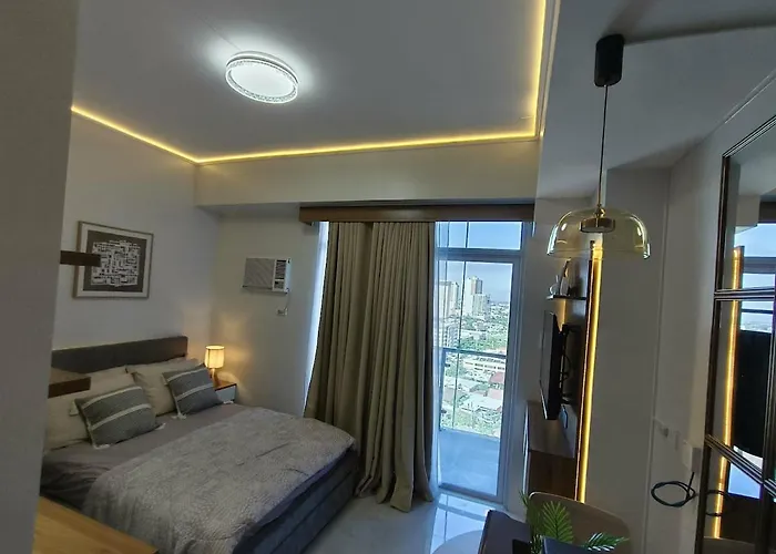 Apartment Fully Furnished Unit With Pool Near It Park *