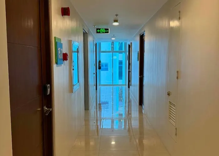 Fully Furnished Unit With Pool Near It Park