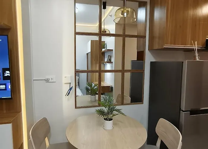 Apartment Fully Furnished Unit With Pool Near It Park Cebu Stadt