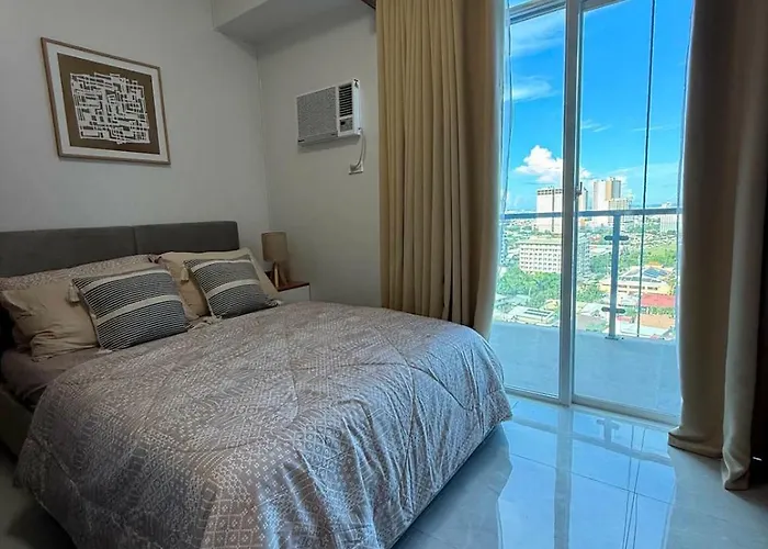Fully Furnished Unit With Pool Near It Park Apartment