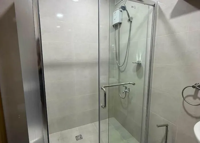 Apartment Fully Furnished Unit With Pool Near It Park *